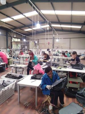 故城縣招聘信息:剛子箱包加工廠大量招收縫紉機工,年齡25―45,工資2500―3500,上不封頂,另有全勤獎,長期有活,有意者前來咨詢,地址:故城縣鄭口二道街縣社北300米 - 故城人故城事