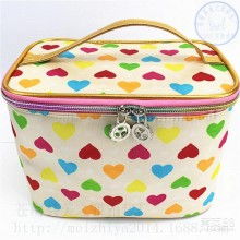 金華市婺城區(qū)花樣箱包加工廠 專業(yè)定制箱包、購物袋與背包